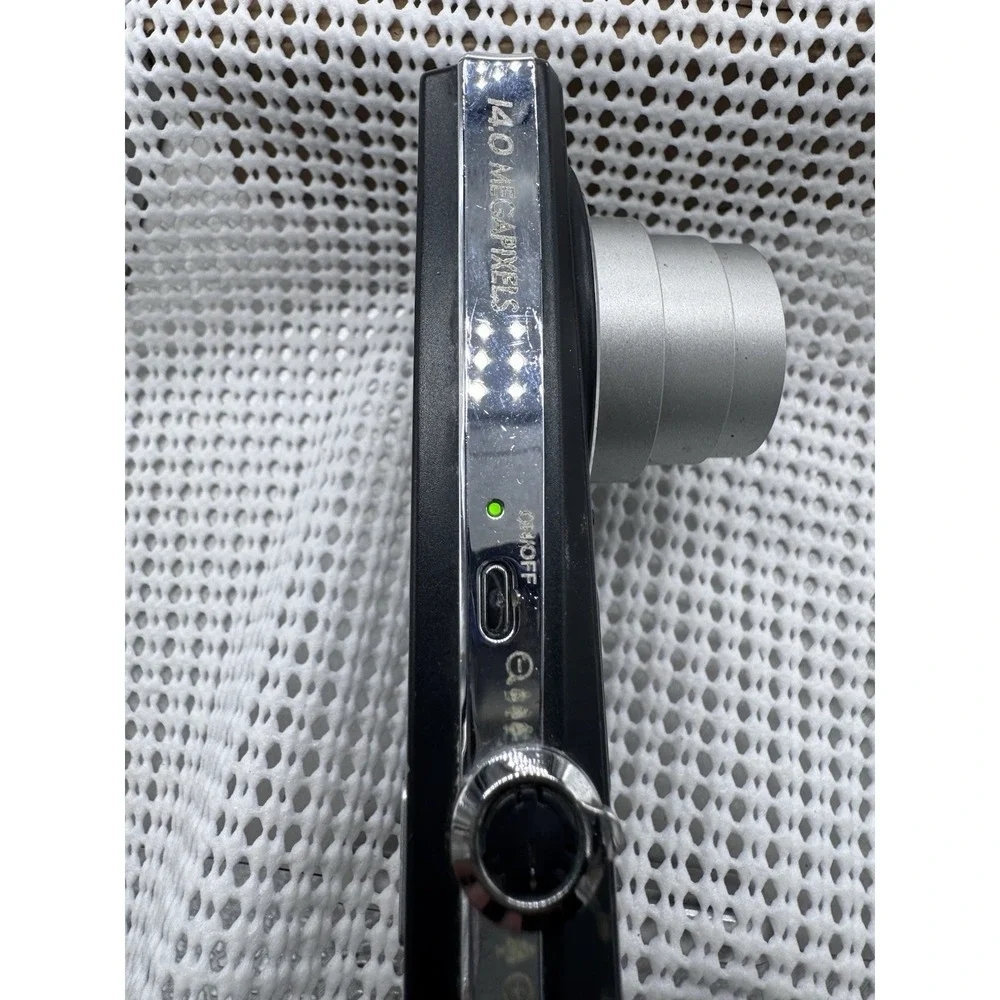 SeaLife DC1400 Digital Camera Black 14MP For Parts Or Repair Powers On